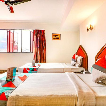 Camac Plaza Hotel Calcutta Buitenkant foto