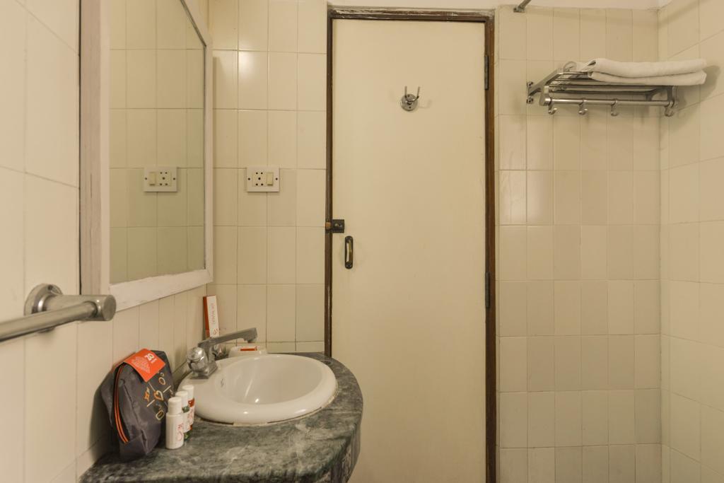 Camac Plaza Hotel Calcutta Buitenkant foto