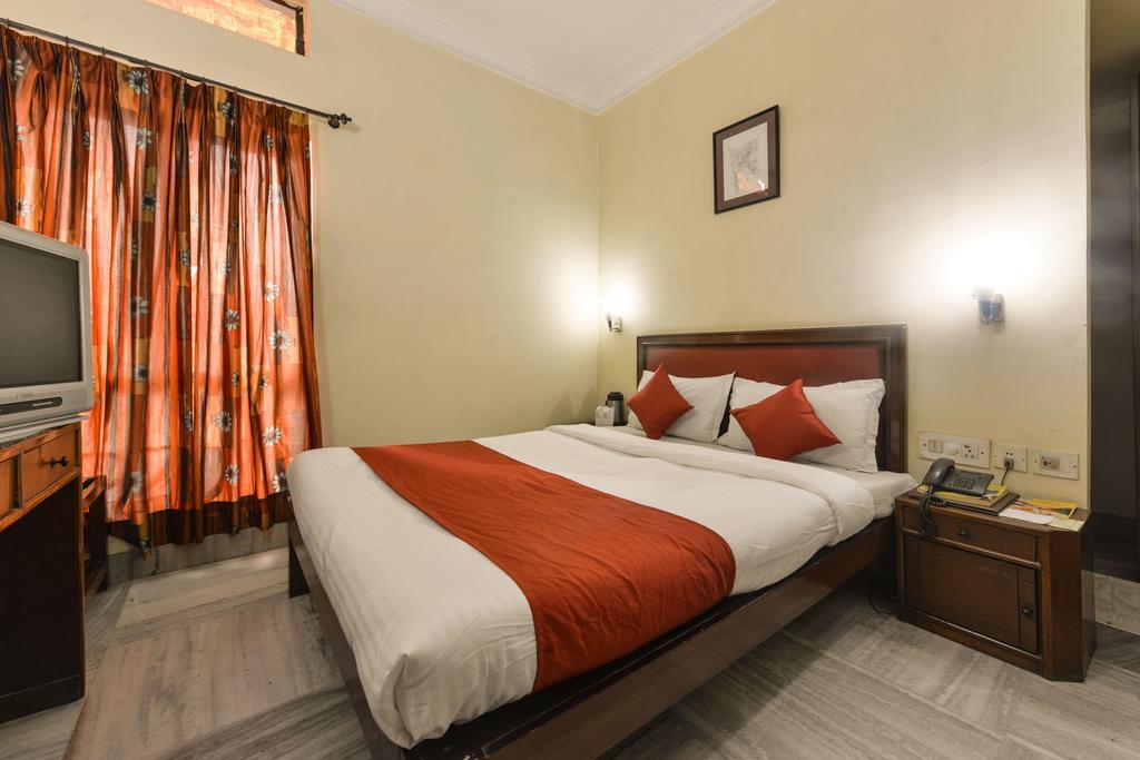 Camac Plaza Hotel Calcutta Buitenkant foto