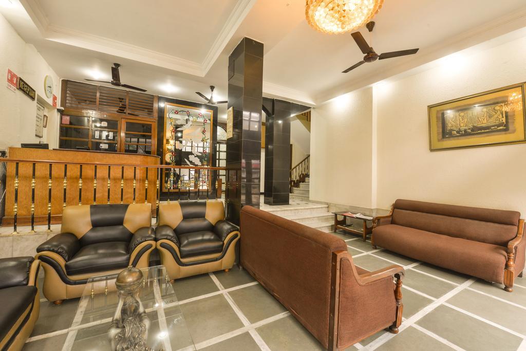 Camac Plaza Hotel Calcutta Buitenkant foto