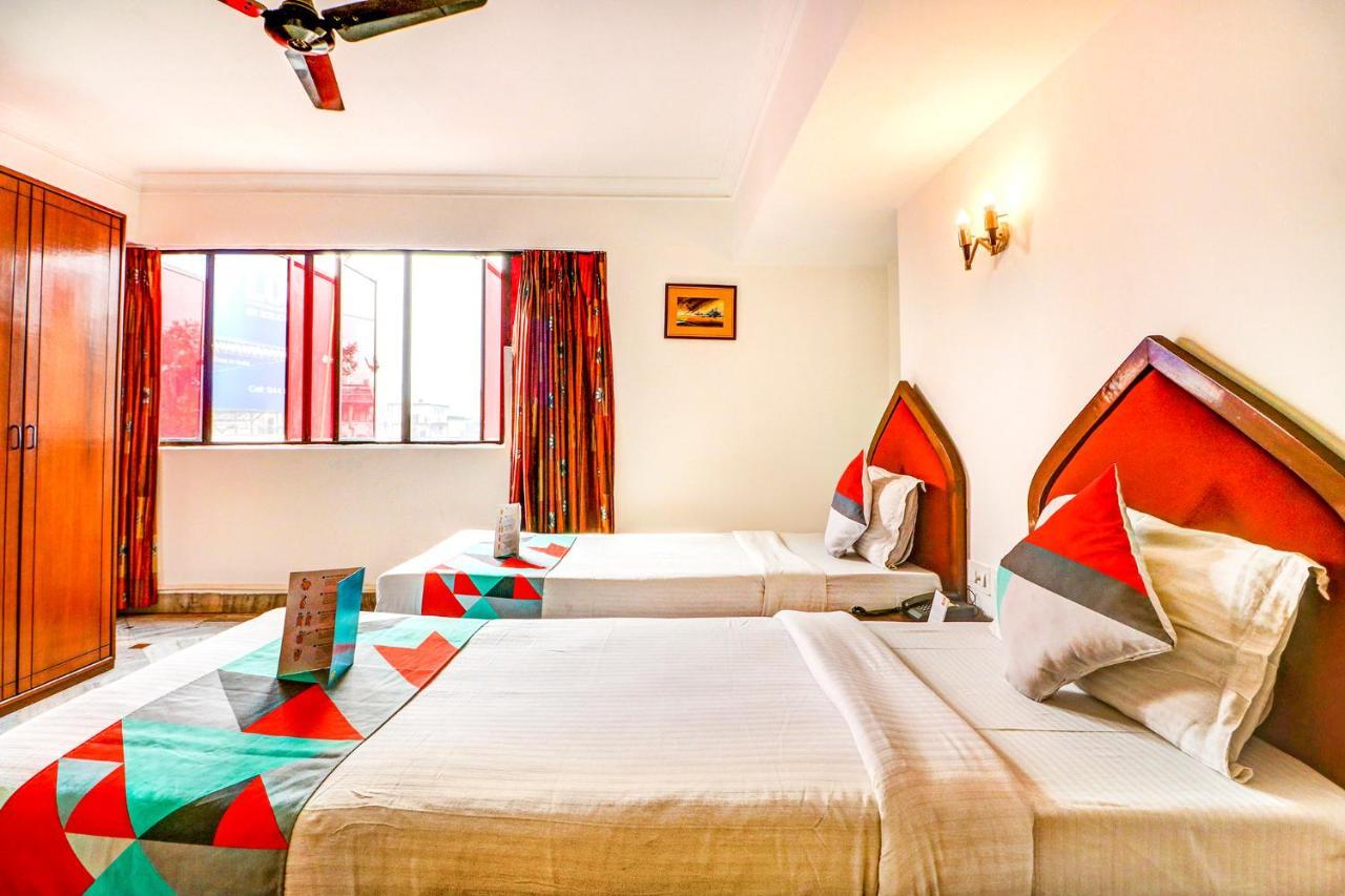 Camac Plaza Hotel Calcutta Buitenkant foto