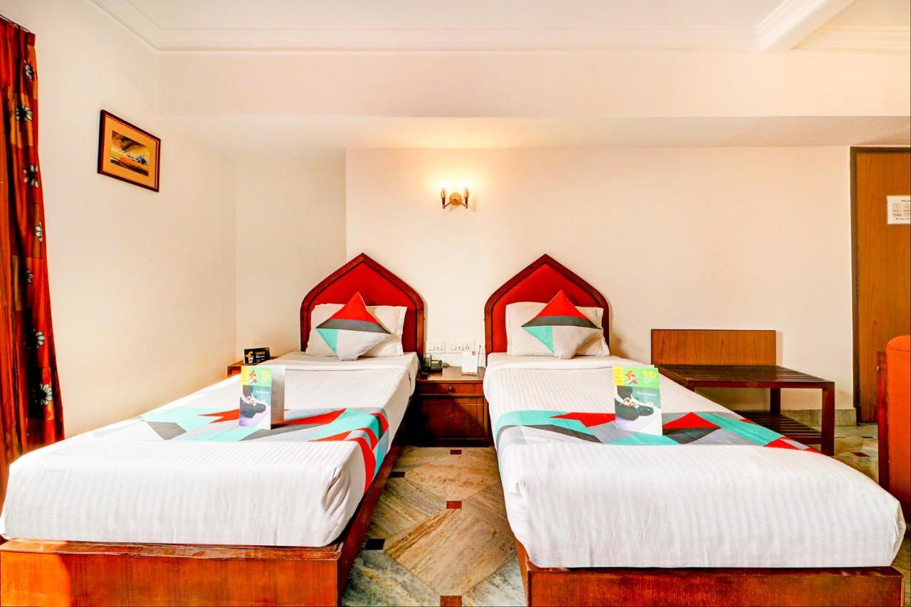 Camac Plaza Hotel Calcutta Buitenkant foto