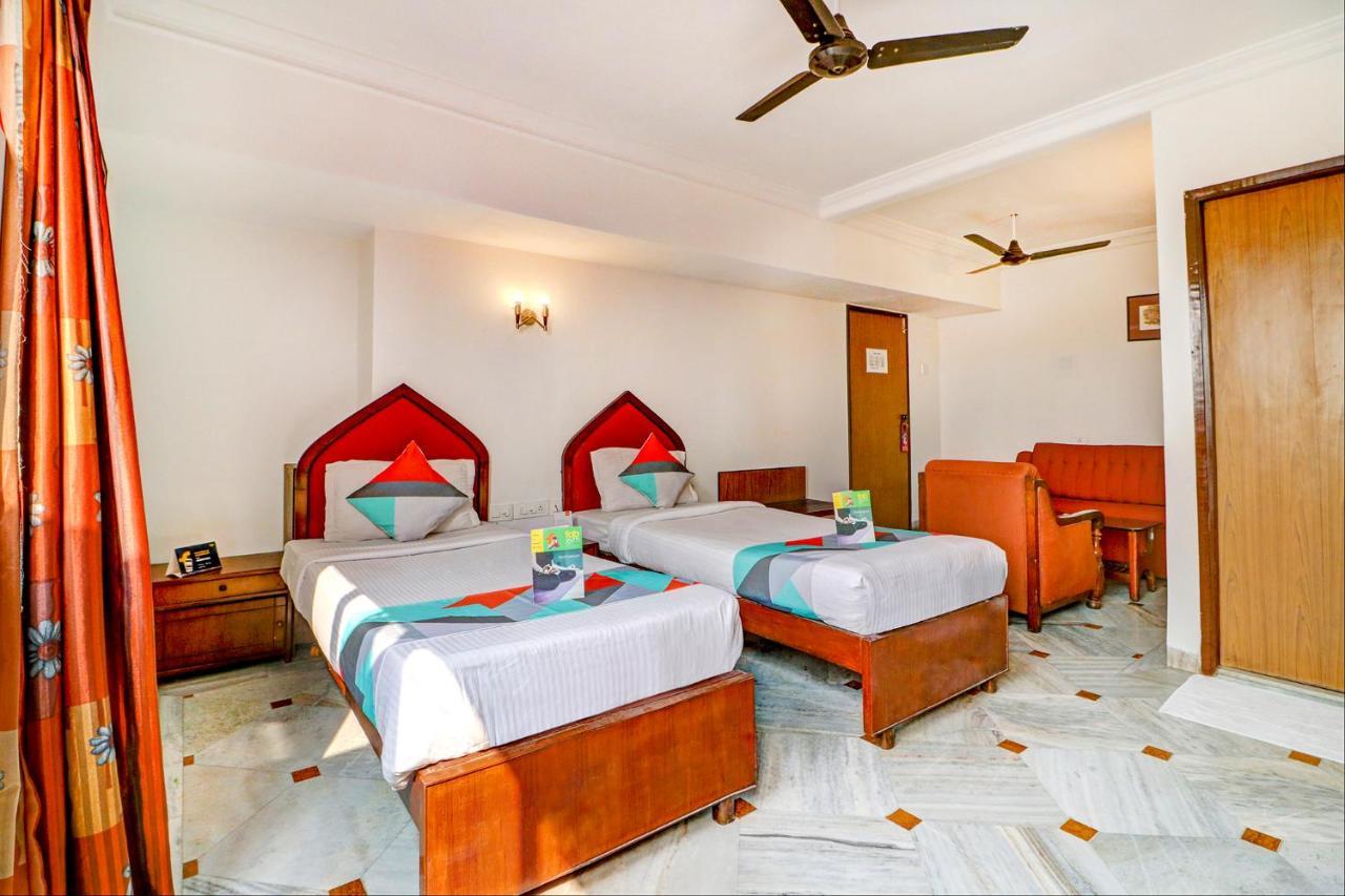 Camac Plaza Hotel Calcutta Buitenkant foto