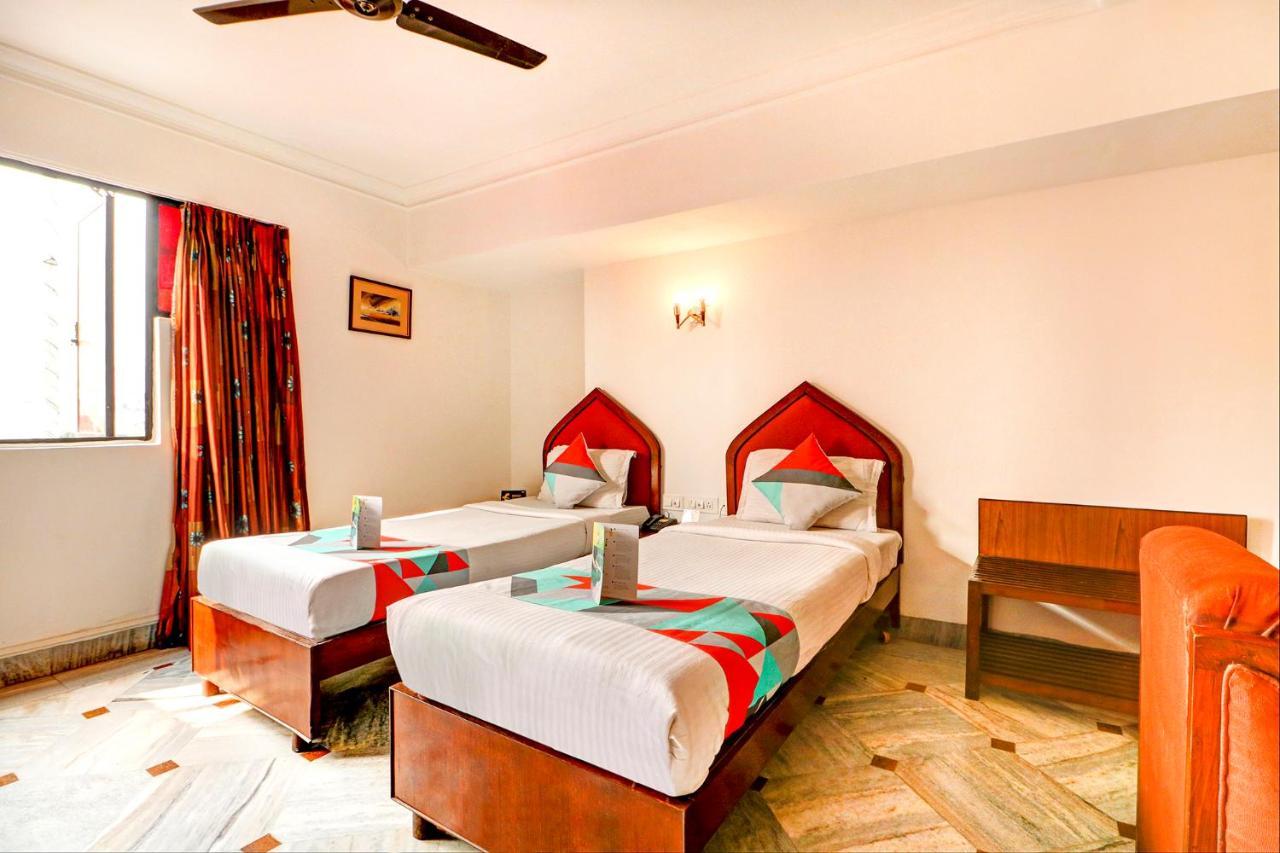 Camac Plaza Hotel Calcutta Buitenkant foto