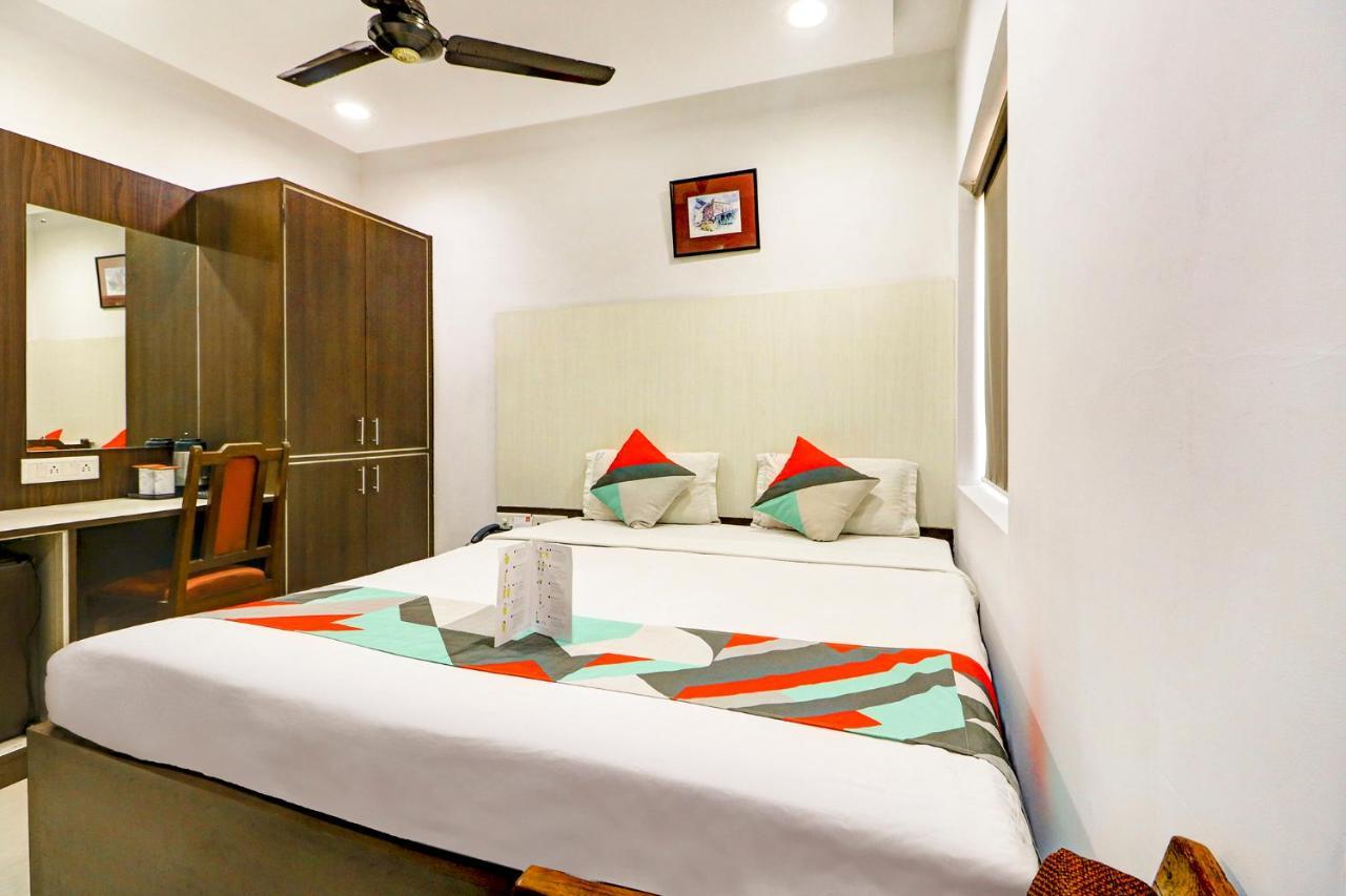 Camac Plaza Hotel Calcutta Buitenkant foto