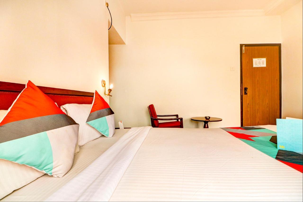 Camac Plaza Hotel Calcutta Buitenkant foto