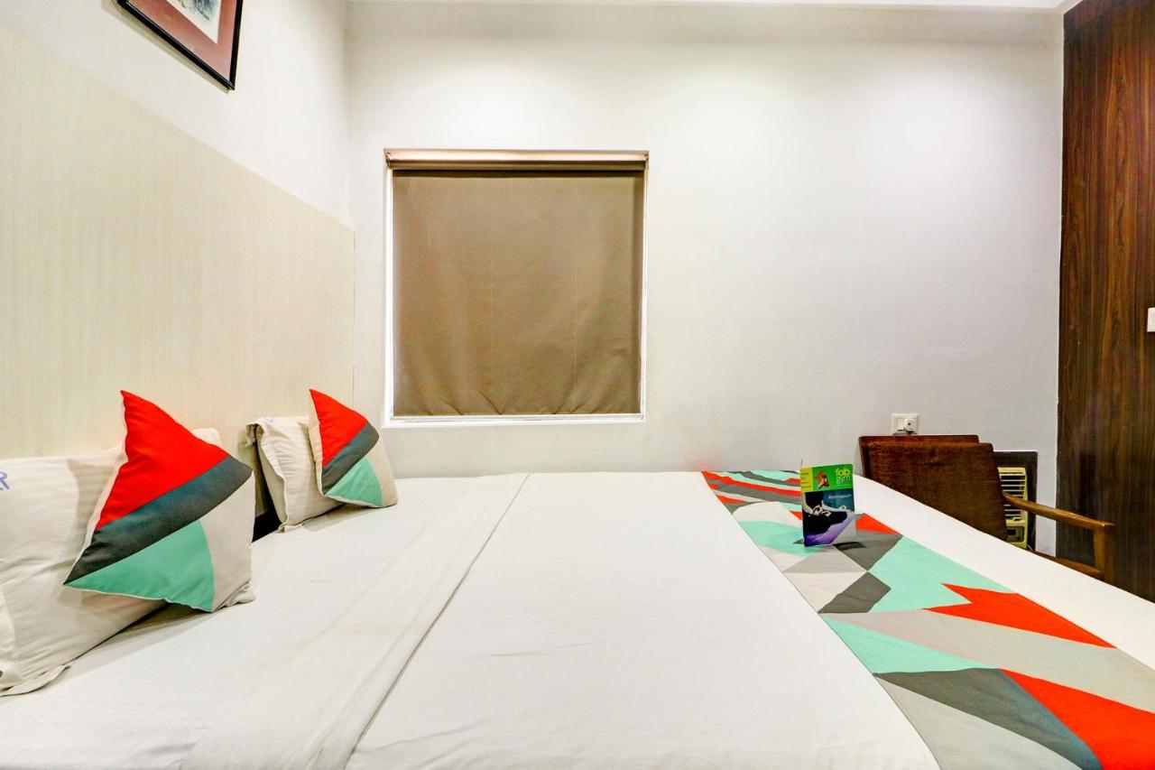 Camac Plaza Hotel Calcutta Buitenkant foto