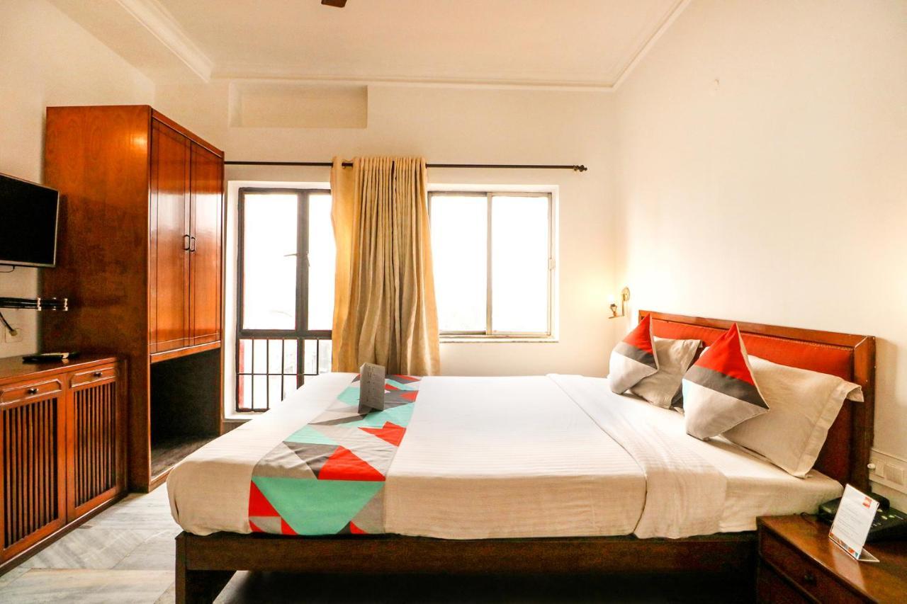 Camac Plaza Hotel Calcutta Buitenkant foto
